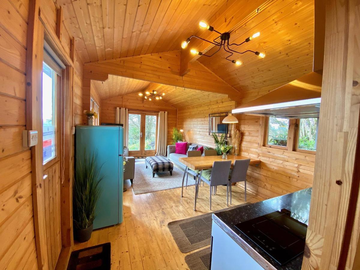 Yealm Cabin Self Catering Log Cabin In Devon With Hot Tub Plymouth Extérieur photo