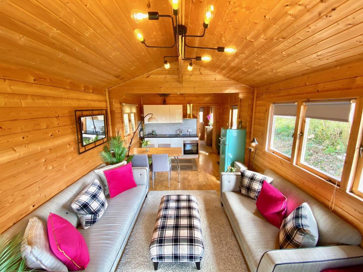 Yealm Cabin Self Catering Log Cabin In Devon With Hot Tub Plymouth Extérieur photo