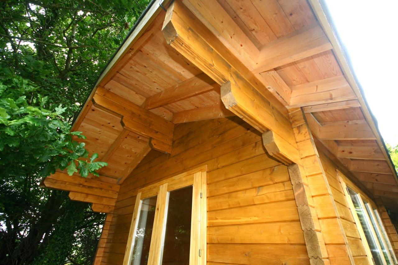 Yealm Cabin Self Catering Log Cabin In Devon With Hot Tub Plymouth Extérieur photo